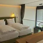Diamond Country Club Hotel 4*