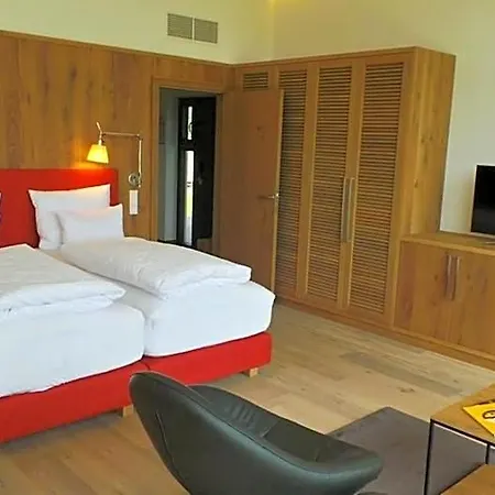Diamond Country Club Hotel Atzenbrugg