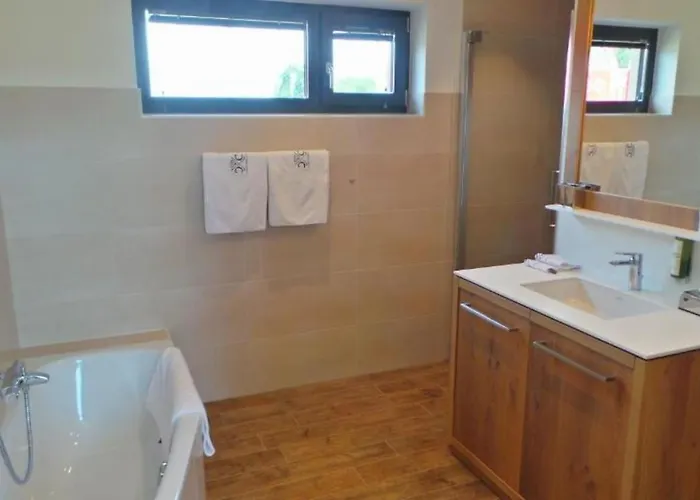 Diamond Country Club Hotel Atzenbrugg