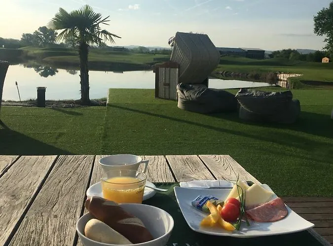 Diamond Country Club Hotel Atzenbrugg